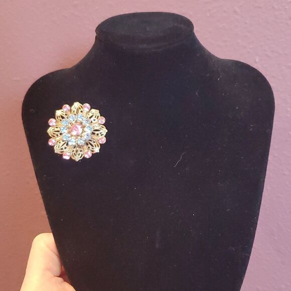 Vintage Brooche Pin, Very Pretty, Excellent Condition! - Picture 3 of 5